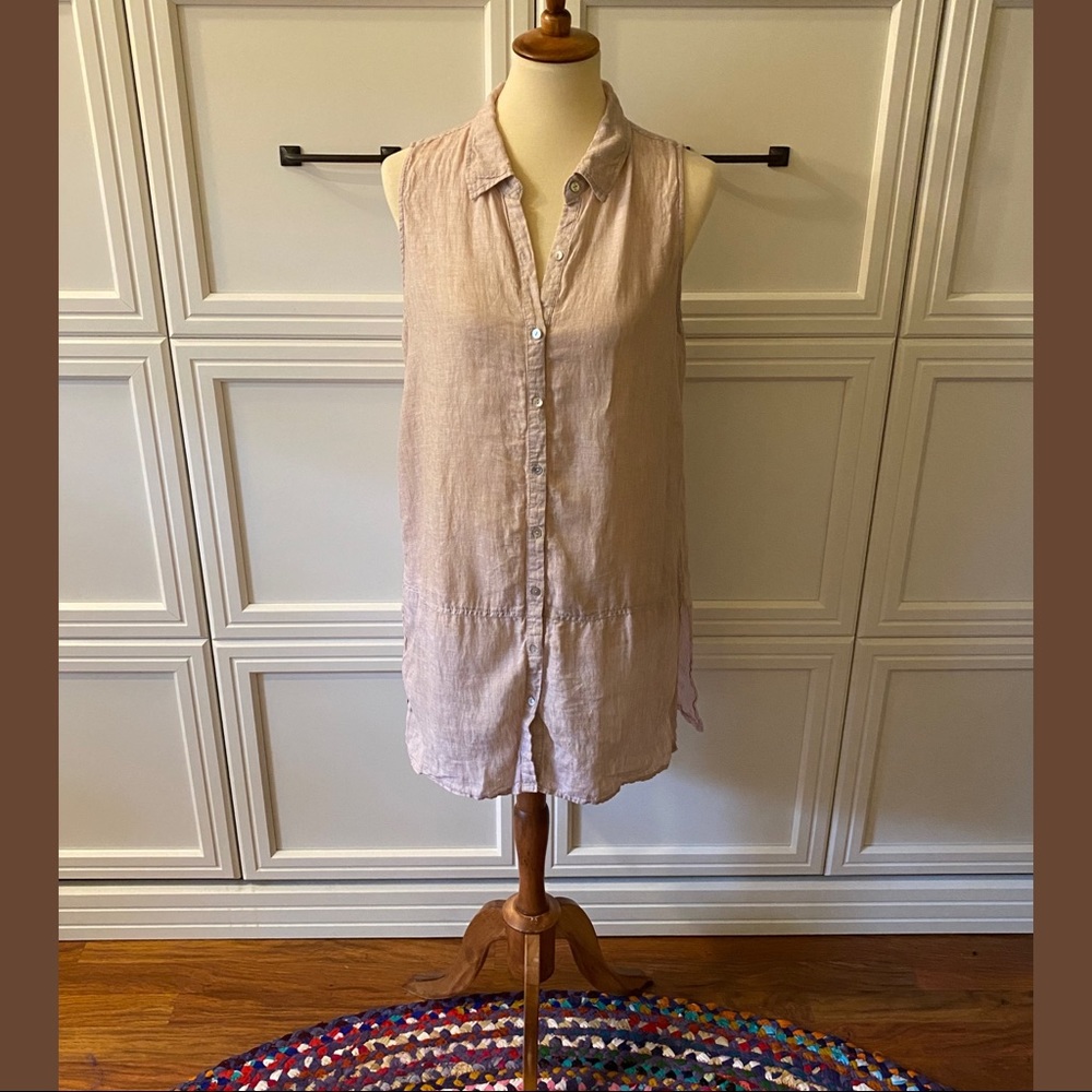 Side Slit Neutral Colored Linen Tunic.